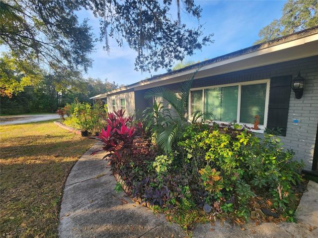 820 CRENSHAW LAKE ROAD, Lutz, FL 33548