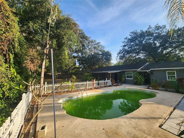 820 CRENSHAW LAKE ROAD, Lutz, FL 33548