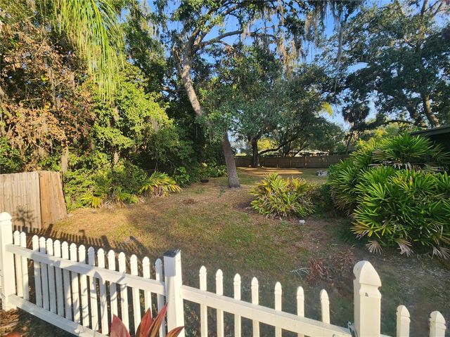 820 CRENSHAW LAKE ROAD, Lutz, FL 33548