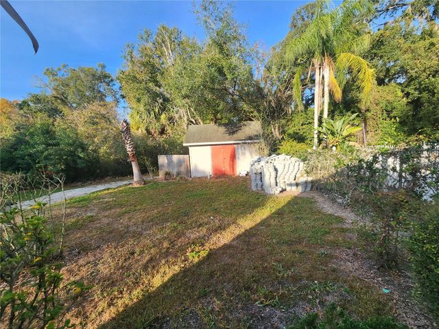 820 CRENSHAW LAKE ROAD, Lutz, FL 33548