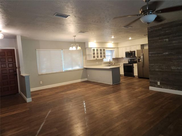 820 CRENSHAW LAKE ROAD, Lutz, FL 33548