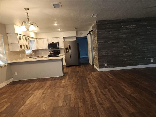 820 CRENSHAW LAKE ROAD, Lutz, FL 33548