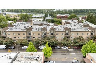 4320 S CORBETT Ave 302, Portland, OR 97239