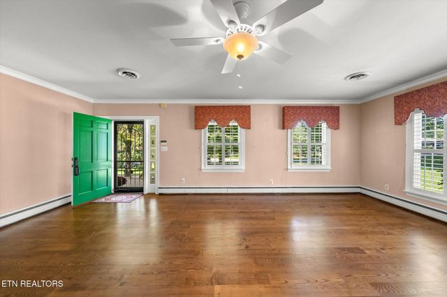 1670 Oak St, Morristown, TN 37813