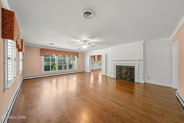 1670 Oak St, Morristown, TN 37813