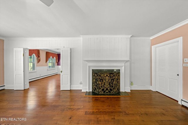 1670 Oak St, Morristown, TN 37813