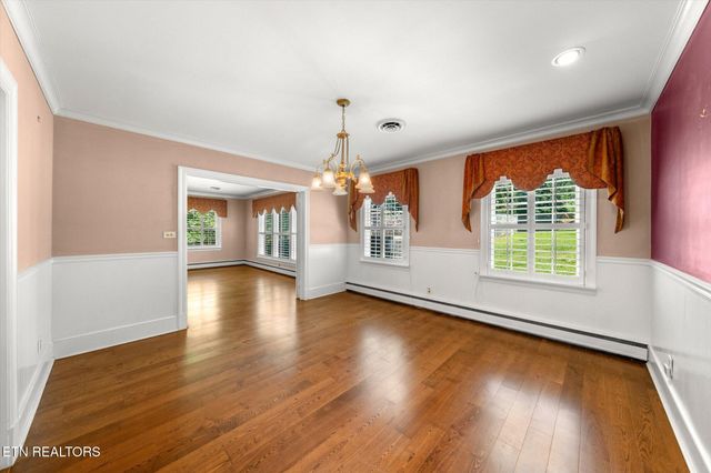 1670 Oak St, Morristown, TN 37813