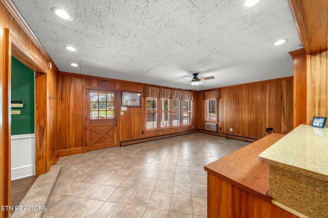 1670 Oak St, Morristown, TN 37813