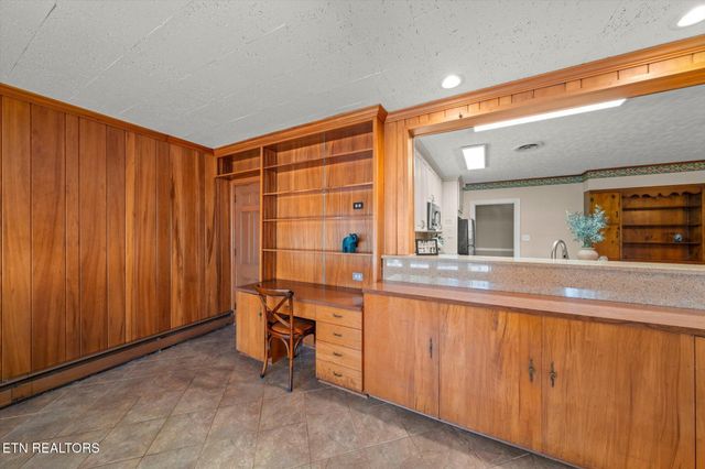 1670 Oak St, Morristown, TN 37813