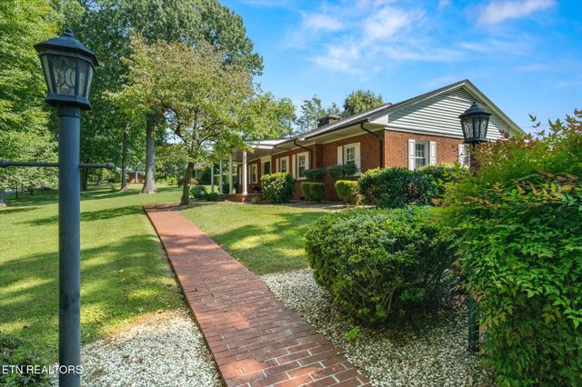 1670 Oak St, Morristown, TN 37813