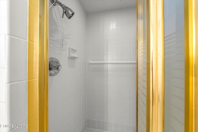 1670 Oak St, Morristown, TN 37813