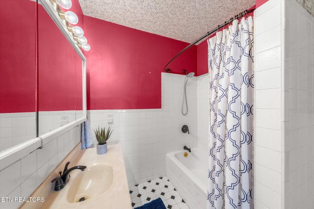 1670 Oak St, Morristown, TN 37813