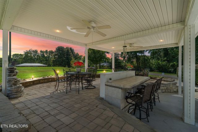 1670 Oak St, Morristown, TN 37813