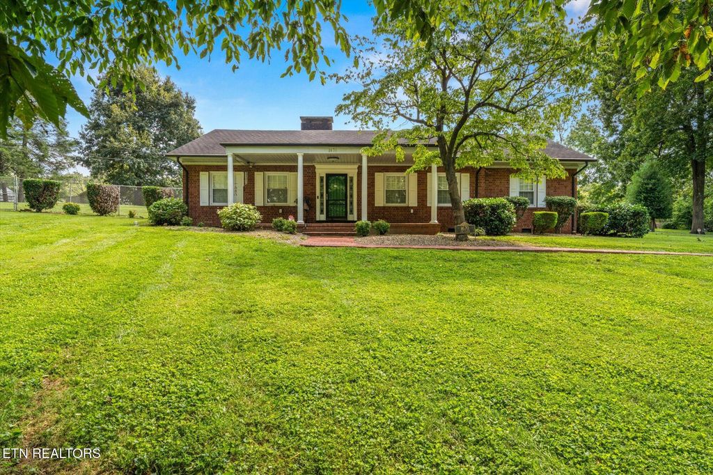 1670 Oak St, Morristown, TN 37813