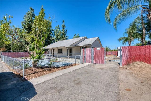 2146 W Dudley, Fresno, CA 93728
