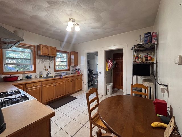 9 Greylock Rd 2, Boston, MA 02134