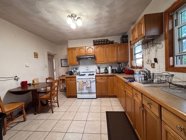 9 Greylock Rd 2, Boston, MA 02134