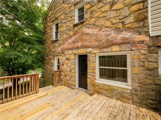 1102 Rosalie Drive, Charleston, WV 25302