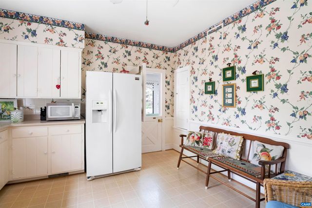 42 OLD FARM RD, Charlottesville, VA 22903