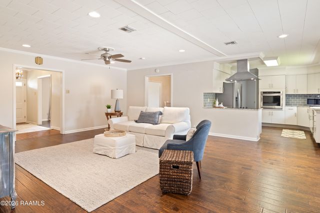 101 S Arlington Drive, Lafayette, LA 70503