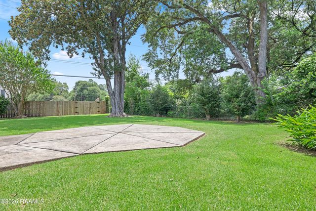 101 S Arlington Drive, Lafayette, LA 70503