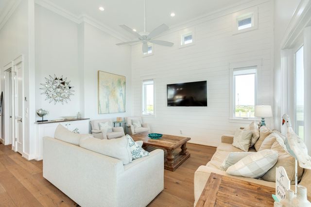 408 Seagrass, Gilchrist, TX 77617