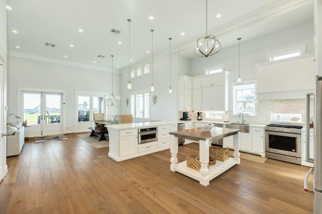 408 Seagrass, Gilchrist, TX 77617