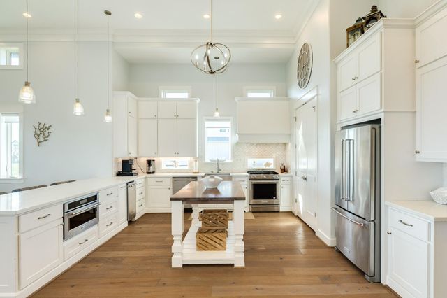 408 Seagrass, Gilchrist, TX 77617