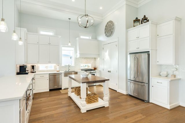 408 Seagrass, Gilchrist, TX 77617