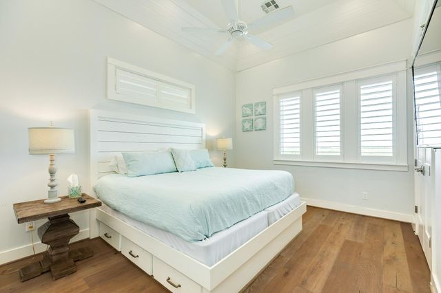 408 Seagrass, Gilchrist, TX 77617