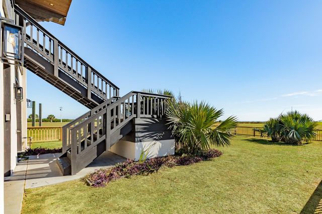 408 Seagrass, Gilchrist, TX 77617