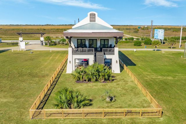408 Seagrass, Gilchrist, TX 77617