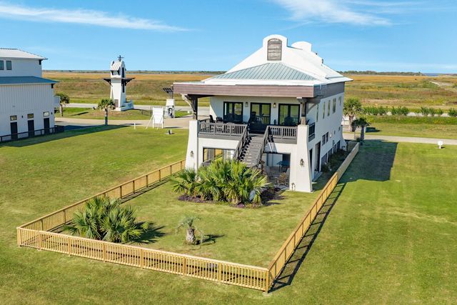 408 Seagrass, Gilchrist, TX 77617