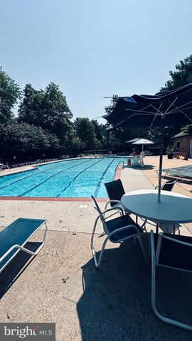 2813 S ABINGDON ST, Arlington, VA 22206