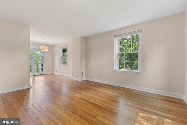 2813 S ABINGDON ST, Arlington, VA 22206