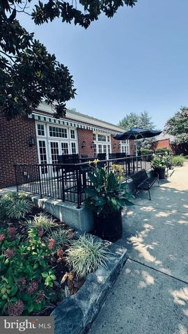 2813 S ABINGDON ST, Arlington, VA 22206