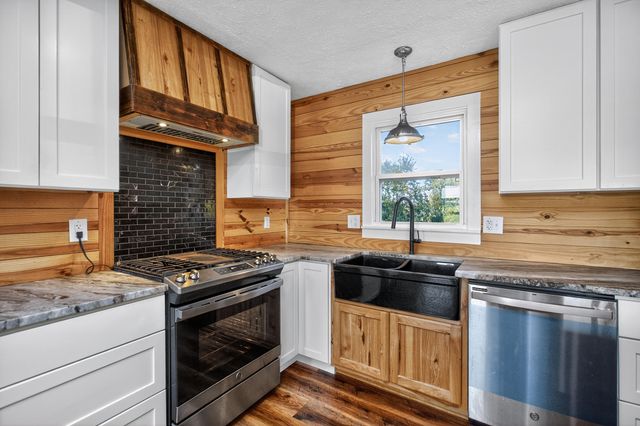 445 Ashley Camp Road, Harrodsburg, KY 40330