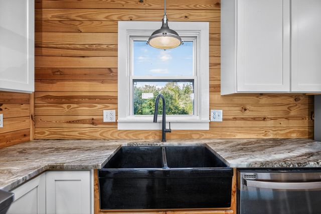 445 Ashley Camp Road, Harrodsburg, KY 40330