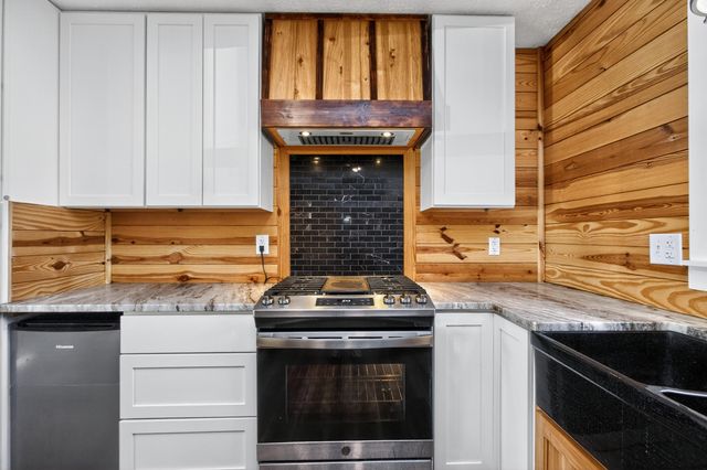 445 Ashley Camp Road, Harrodsburg, KY 40330