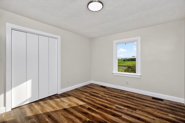 445 Ashley Camp Road, Harrodsburg, KY 40330