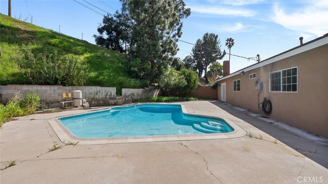 9540 Debra Avenue, North Hills, CA 91343