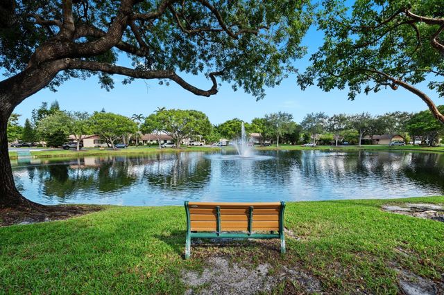 2229 Nova Village Drive, Davie, FL 33317