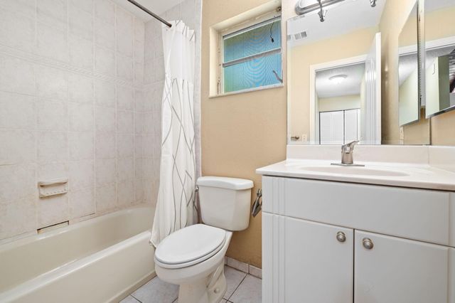 2229 Nova Village Drive, Davie, FL 33317