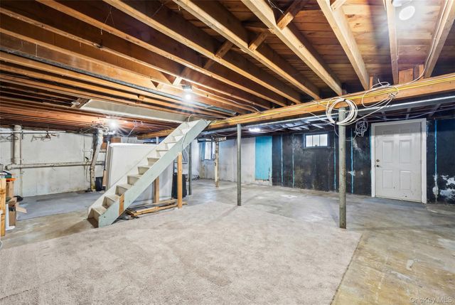 432 Bohemia Parkway, Sayville, NY 11782