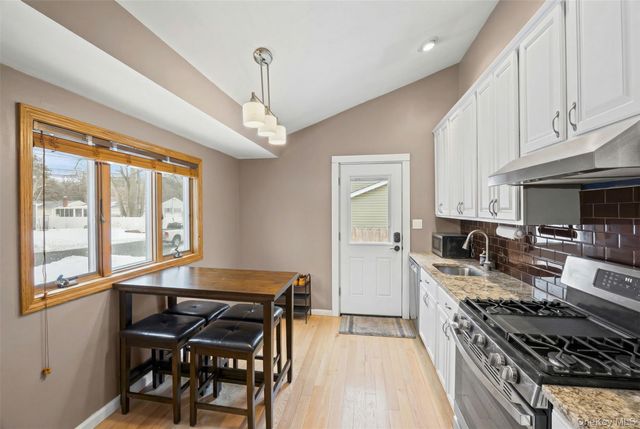 432 Bohemia Parkway, Sayville, NY 11782