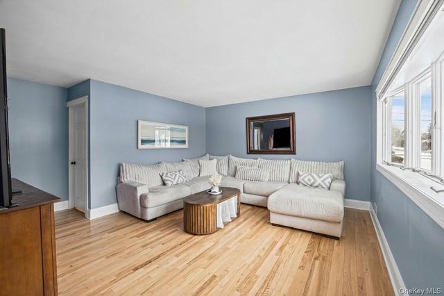 432 Bohemia Parkway, Sayville, NY 11782