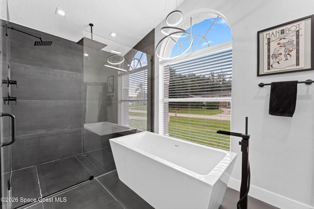 154 Nemo Circle NE, Palm Bay, FL 32907