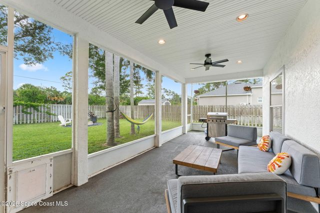 154 Nemo Circle NE, Palm Bay, FL 32907