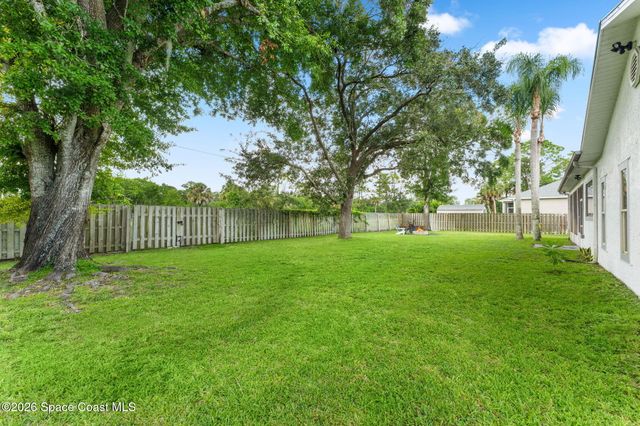 154 Nemo Circle NE, Palm Bay, FL 32907