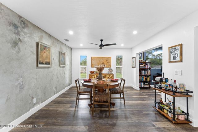 154 Nemo Circle NE, Palm Bay, FL 32907